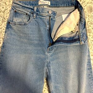 A&F 90’s straight ultra high rise - curve love